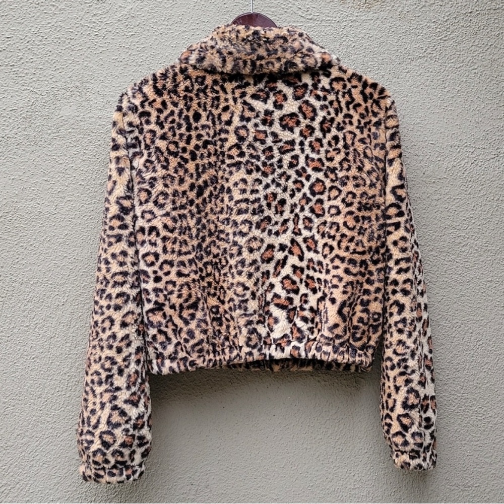 Aeropostale faux fur leopard jacket.  Size medium. - Picture 4 of 8